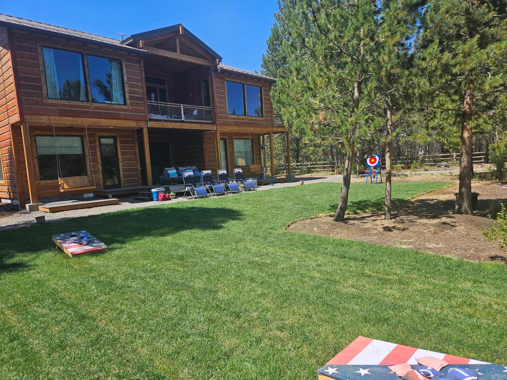 Beautiful Riverfront Near Mt Bachelor With Hot Tub Bend Exterior photo