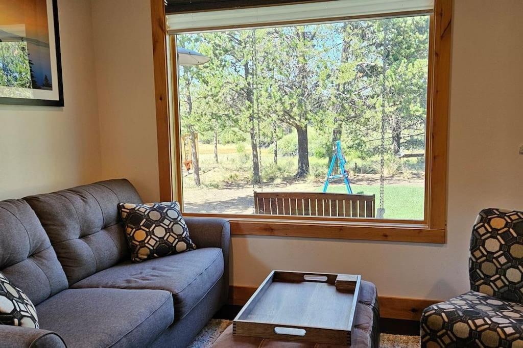 Beautiful Riverfront Near Mt Bachelor With Hot Tub Bend Exterior photo