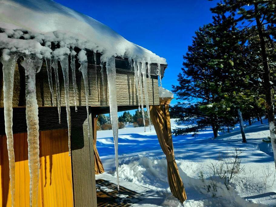 Beautiful Riverfront Near Mt Bachelor With Hot Tub Bend Exterior photo
