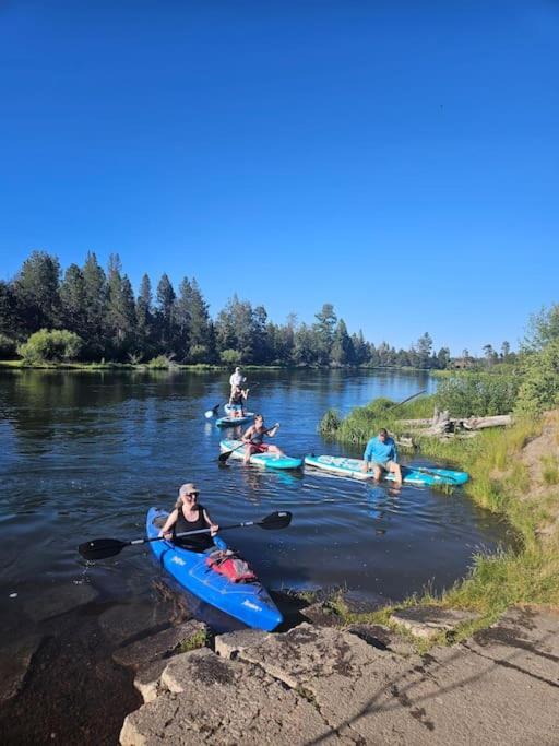 Beautiful Riverfront Near Mt Bachelor With Hot Tub Bend Exterior photo
